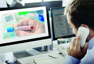 Homeoffice Mitarbeiter am Telefon